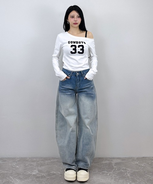 FOLLOWIN(フォロウィン)の「【裾ロールアップ風】カーブワイドデニムパンツ(デニムパンツ・レディース・ブルー・LARGE/MEDIUM/SMALL)」の9枚目の写真