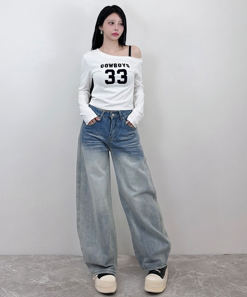 FOLLOWIN(フォロウィン)の「【裾ロールアップ風】カーブワイドデニムパンツ(デニムパンツ・レディース・ブルー・LARGE/MEDIUM/SMALL)」の11枚目の写真
