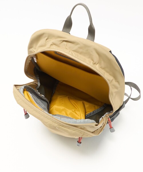 THE NORTH FACE(ザノースフェイス)の「<THE NORTH FACE>ラウンディ リュック(22L) / キッズ(バックパック/リュック・キッズ・ベージュ/ブラック・FREE)」の9枚目の写真