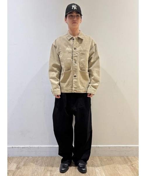 GAP（ギャップ）の「ボクシー アイコンデニムジャケット（カバーオール・メンズ・ベージュ・XL/L/M/S/XS）」の2枚目の写真