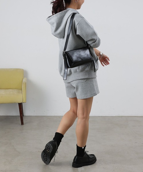 COLONY 2139（コロニートゥーワンスリーナイン）の「ダンボールフルジップフーディ（パーカー・レディース・グレー/ブラック/ピンク・SMALL/MEDIUM/LARGE）」の4枚目の写真