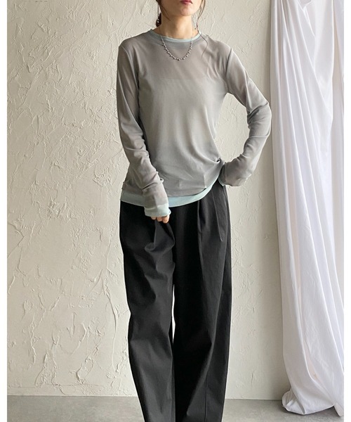 She's Closet(シーズクローゼット)の「クルーネック長袖 配色バイカラー レイヤード風 シアートップス(Tシャツ/カットソー・レディース・ブラック/アイボリー/ブラウン/グレー・FREE)」の9枚目の写真