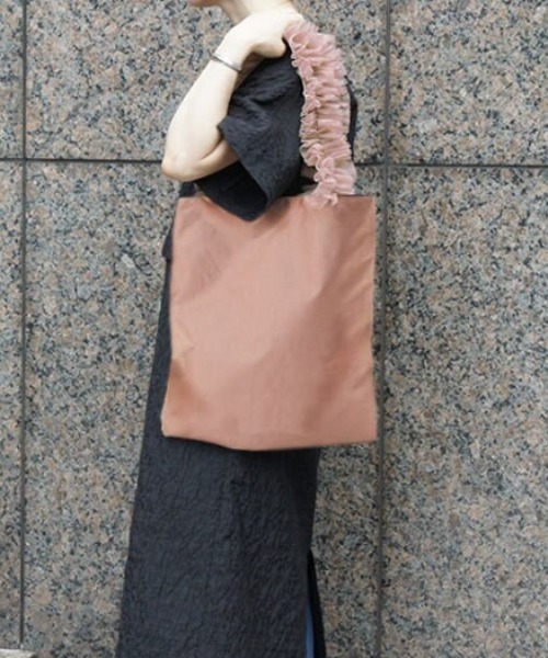 CACHELLIE（カシェリエ）の「TULLE HANDLE TOTE（トートバッグ・レディース・ピンク/ブラック・FREE）」の3枚目の写真