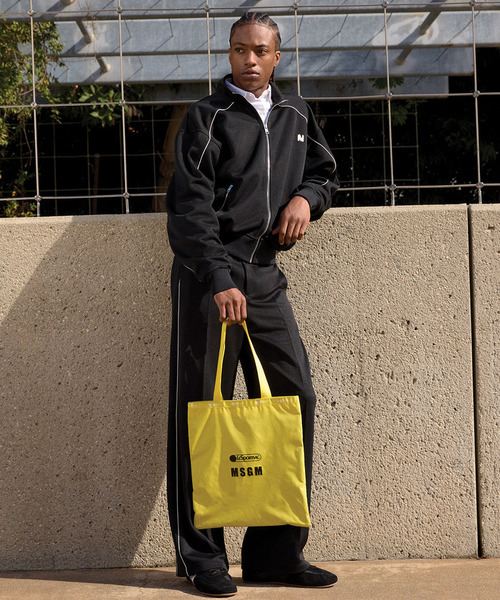 LeSportsac(レスポートサック)の「MSGM LG EMERALD TOTE ロゴトートイエロー(トートバッグ・レディース・イエロー・FREE)」の8枚目の写真