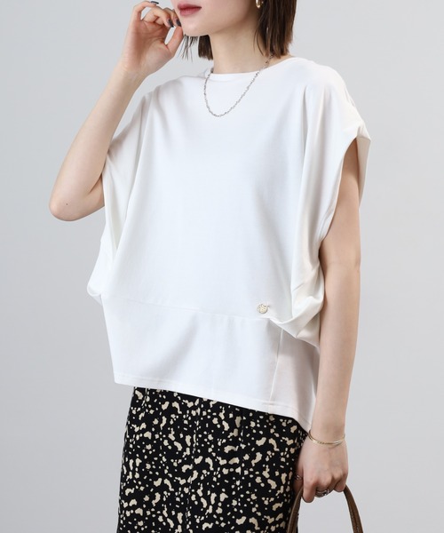 EGLANTINE（エグランティーヌ）の「EGLANTINE 裾切替デザイン 立体シルエット フレンチスリーブカットソー（Tシャツ/カットソー・レディース・オフホワイト・40）」の2枚目の写真