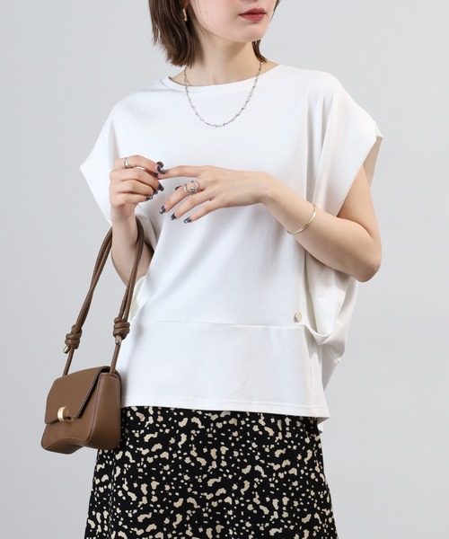 EGLANTINE（エグランティーヌ）の「EGLANTINE 裾切替デザイン 立体シルエット フレンチスリーブカットソー（Tシャツ/カットソー・レディース・オフホワイト・40）」の3枚目の写真