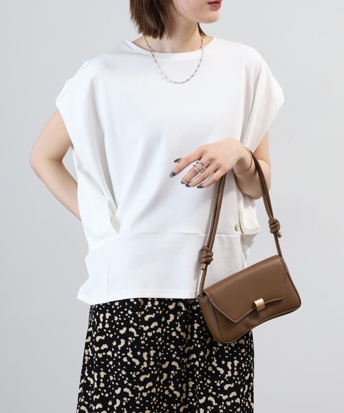 EGLANTINE（エグランティーヌ）の「EGLANTINE 裾切替デザイン 立体シルエット フレンチスリーブカットソー（Tシャツ/カットソー・レディース・オフホワイト・40）」の5枚目の写真