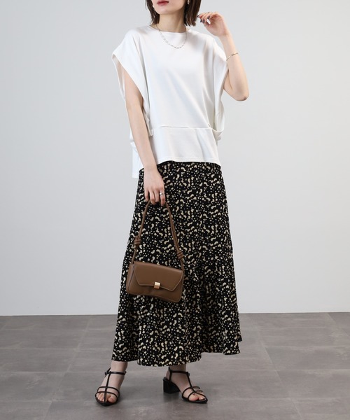EGLANTINE（エグランティーヌ）の「EGLANTINE 裾切替デザイン 立体シルエット フレンチスリーブカットソー（Tシャツ/カットソー・レディース・オフホワイト・40）」の7枚目の写真