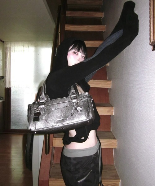 EYEER(イワイイアル)の「◇EYEER◇ブランド直輸入正規品/ER スクエア ショルダー バッグ ER SQUARE SHOULDER BAG(ショルダーバッグ・レディース・レッド/グレー/ブラック・S)」の12枚目の写真