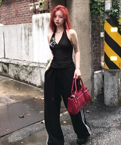EYEER(イワイイアル)の「◇EYEER◇ブランド直輸入正規品/ER スクエア ショルダー バッグ ER SQUARE SHOULDER BAG(ショルダーバッグ・レディース・レッド/グレー/ブラック・S)」の14枚目の写真