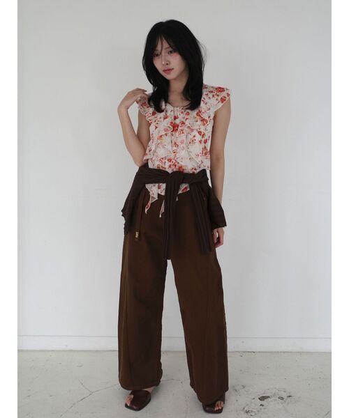 LAGUNAMOON（ラグナムーン）の「フローラルラッフルブラウス 【夏服】【セットアップ対応】（シャツ/ブラウス・レディース・ブラウン/オレンジ・FREE）」の9枚目の写真