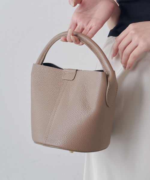 Lui's（ルイス）の「MILLELA FIRENZE ハンドバッグ（ハンドバッグ・レディース・ブラック/グレイッシュベージュ・FREE）」の2枚目の写真