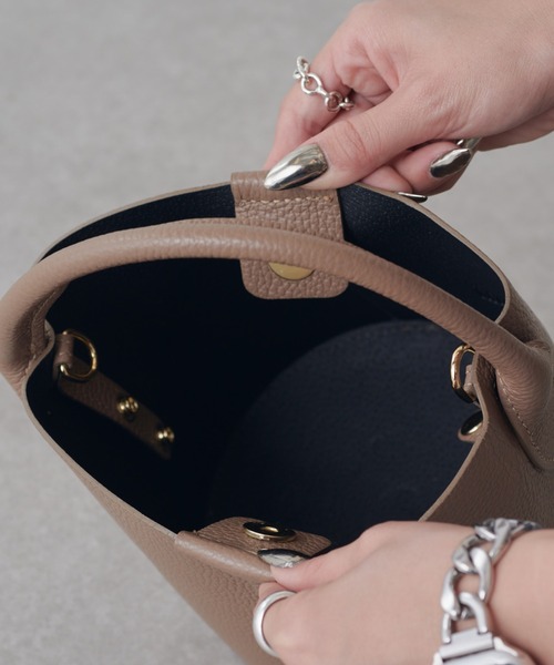 Lui's（ルイス）の「MILLELA FIRENZE ハンドバッグ（ハンドバッグ・レディース・ブラック/グレイッシュベージュ・FREE）」の16枚目の写真