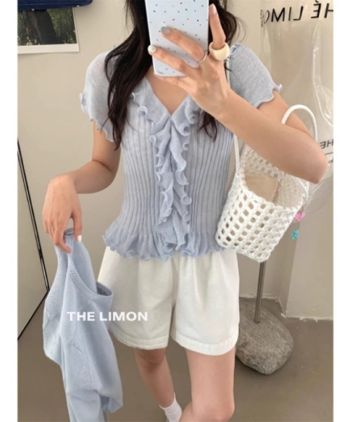 Ritzy(リッツィー)の「フリル V ネック ノースリーブニットトップス(Tシャツ/カットソー・レディース・パープル/ホワイト/ライトイエロー/ライトブルー/ブラック・FREE)」の9枚目の写真