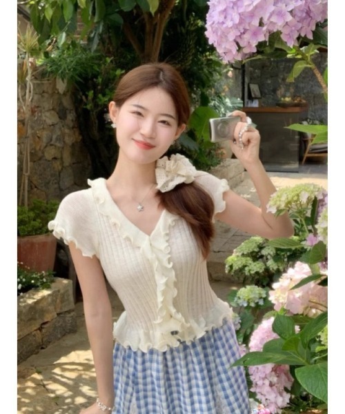 Ritzy(リッツィー)の「フリル V ネック ノースリーブニットトップス(Tシャツ/カットソー・レディース・パープル/ホワイト/ライトイエロー/ライトブルー/ブラック・FREE)」の12枚目の写真