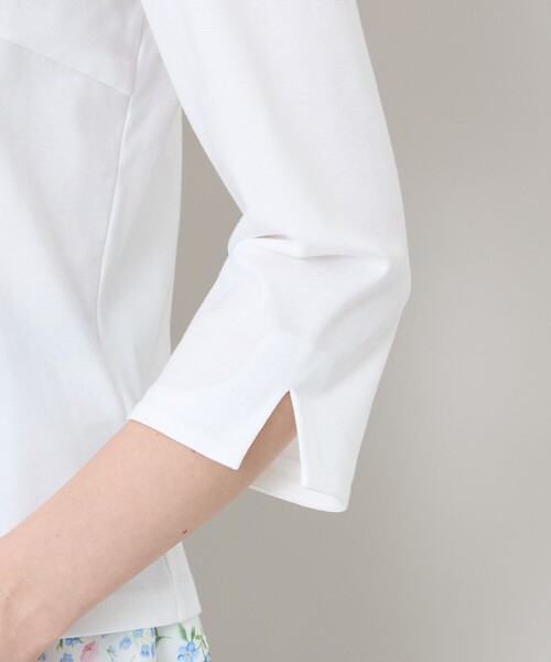 TO BE CHIC(トゥー ビー シック)の「フルールモチーフ カットソー(Tシャツ/カットソー・レディース・オフホワイト/ブラック・42/40)」の8枚目の写真