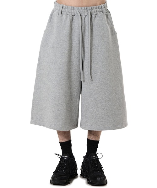 OY(オーワイ)の「『OY/オーワイ』CROSS PATCH SWEAT SHORTS/クロスパッチショートパンツ(スウェットパンツ・メンズ・ブラック/グレー・M/L)」の4枚目の写真