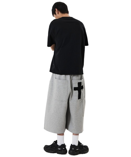 OY(オーワイ)の「『OY/オーワイ』CROSS PATCH SWEAT SHORTS/クロスパッチショートパンツ(スウェットパンツ・メンズ・ブラック/グレー・M/L)」の8枚目の写真