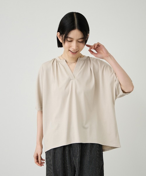 Mac-House（マックハウス）の「【Idnes / イドネス】シルケット バックギャザー スキッパーカットソー（Tシャツ/カットソー・レディース・ベージュ/ブルー/ブラック・FREE）」の19枚目の写真