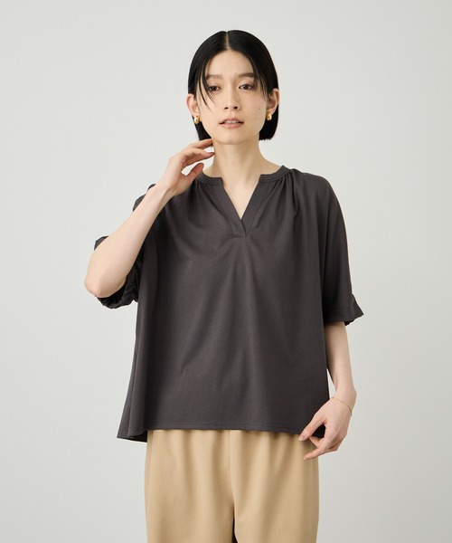 Mac-House（マックハウス）の「【Idnes / イドネス】シルケット バックギャザー スキッパーカットソー（Tシャツ/カットソー・レディース・ベージュ/ブルー/ブラック・FREE）」の22枚目の写真