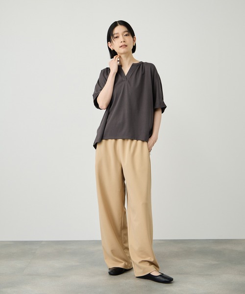 Mac-House（マックハウス）の「【Idnes / イドネス】シルケット バックギャザー スキッパーカットソー（Tシャツ/カットソー・レディース・ベージュ/ブルー/ブラック・FREE）」の6枚目の写真