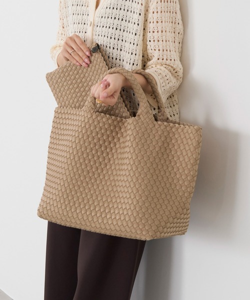 NAGHEDI(ナゲディ)の「【NAGHEDI】トートバッグ-St Barths Medium Tote(ショルダーバッグ・レディース・キャメル・M)」の4枚目の写真