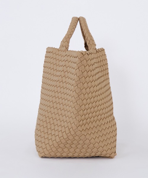 NAGHEDI(ナゲディ)の「【NAGHEDI】トートバッグ-St Barths Medium Tote(ショルダーバッグ・レディース・キャメル・M)」の14枚目の写真