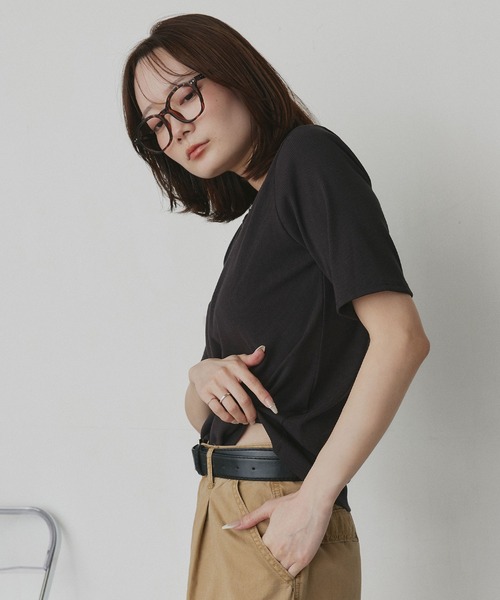 ad thie(アドティエ)の「CICA配合 ヘンリーネック リブトップス(Tシャツ/カットソー・レディース・オフホワイト/ブラック・FREE)」の9枚目の写真