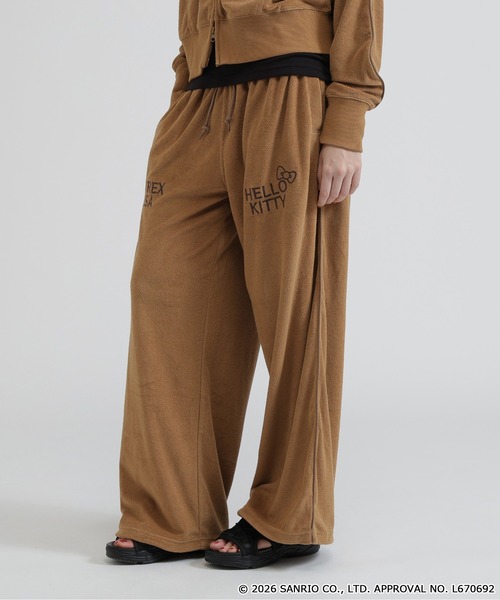 AVIREX（アヴィレックス）の「《AVIREX×HELLO KITTY》PILE PANTS（その他パンツ・レディース・ライトブラウン/ネイビー・S/M）」の4枚目の写真