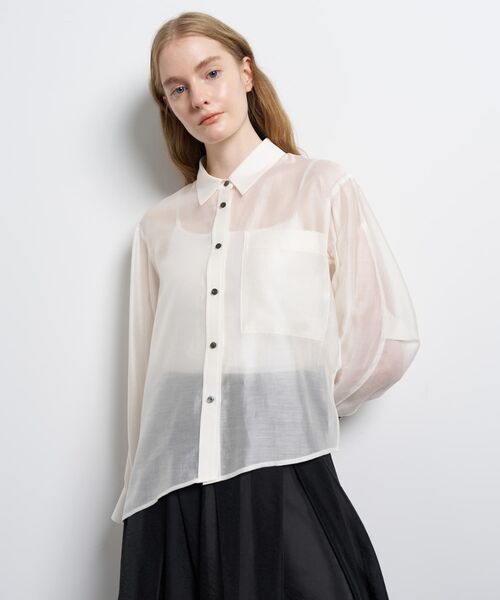 LANVIN en Bleu(ランバンオンブルー)の「セミシアーフレアシャツ(シャツ/ブラウス・レディース・チャコールグレー/オフホワイト/ブラック/ベージュ・38)」の1枚目の写真