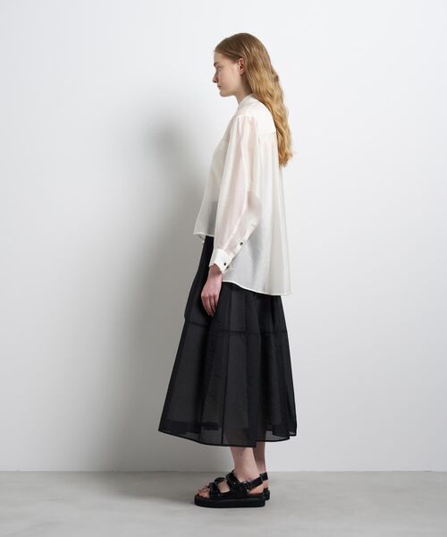 LANVIN en Bleu(ランバンオンブルー)の「セミシアーフレアシャツ(シャツ/ブラウス・レディース・チャコールグレー/オフホワイト/ブラック/ベージュ・38)」の14枚目の写真