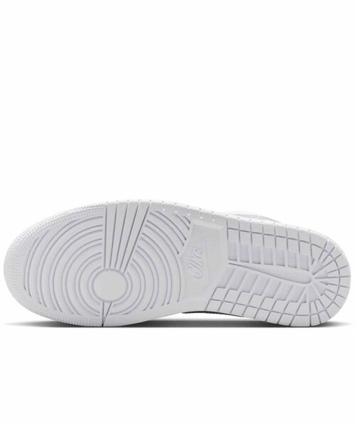 JORDAN BRAND(ジョーダンブランド)の「エア ジョーダン 1 LOW SE ウィメンズシューズ / Air Jordan 1 Low SE Women's Shoes IQ9381-100 White(スニーカー・レディース・ホワイト・22/22.5/23/23.5/24.5/25/25.5/26/24)」の9枚目の写真