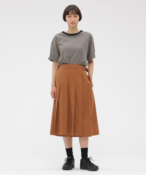 MARGARET HOWELL（マーガレットハウエル）の「COTTON MINI STRIPE JERSEY（Tシャツ/カットソー・レディース・ブラック/ネイビー・2）」の3枚目の写真