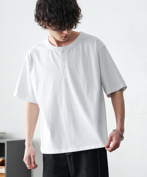 Rocky Monroe（ロッキーモンロー）の「ケミカル加工 短丈 クロップド ショート丈半袖コットンヘンリーネックTシャツ（Tシャツ/カットソー・メンズ・ホワイト/ブラック/ブラック系・XL/M/L）」の17枚目の写真