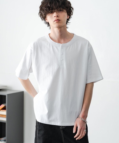 Rocky Monroe（ロッキーモンロー）の「ケミカル加工 短丈 クロップド ショート丈半袖コットンヘンリーネックTシャツ（Tシャツ/カットソー・メンズ・ホワイト/ブラック/ブラック系・XL/M/L）」の18枚目の写真