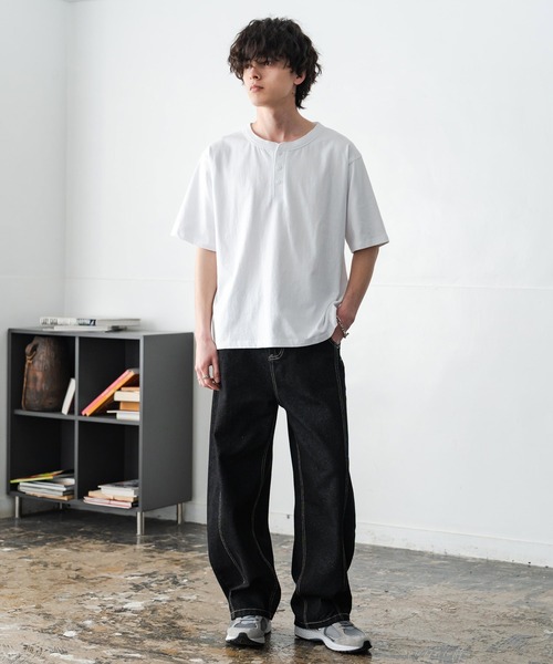 Rocky Monroe（ロッキーモンロー）の「ケミカル加工 短丈 クロップド ショート丈半袖コットンヘンリーネックTシャツ（Tシャツ/カットソー・メンズ・ホワイト/ブラック/ブラック系・XL/M/L）」の21枚目の写真