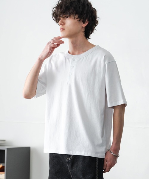 Rocky Monroe（ロッキーモンロー）の「ケミカル加工 短丈 クロップド ショート丈半袖コットンヘンリーネックTシャツ（Tシャツ/カットソー・メンズ・ホワイト/ブラック/ブラック系・XL/M/L）」の22枚目の写真