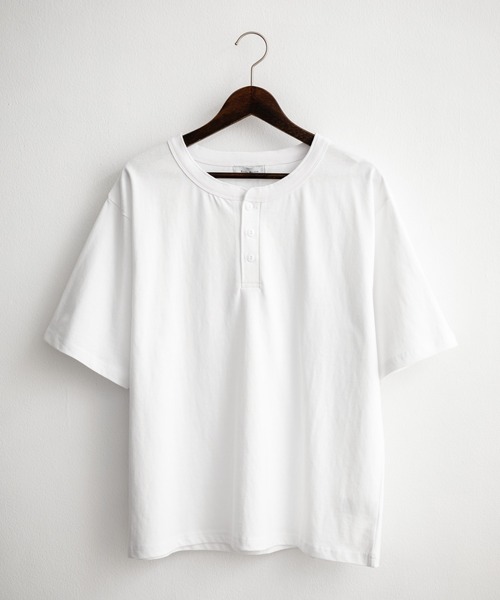 Rocky Monroe（ロッキーモンロー）の「ケミカル加工 短丈 クロップド ショート丈半袖コットンヘンリーネックTシャツ（Tシャツ/カットソー・メンズ・ホワイト/ブラック/ブラック系・XL/M/L）」の5枚目の写真