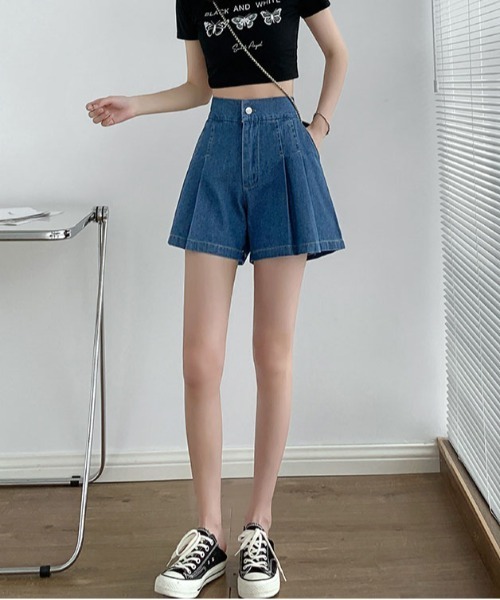 &soiree(アンドソワレ)の「プリーツデザインショートデニムパンツ(デニムパンツ・レディース・ブルー/インディゴブルー・MEDIUM/LARGE/X-LARGE)」の4枚目の写真
