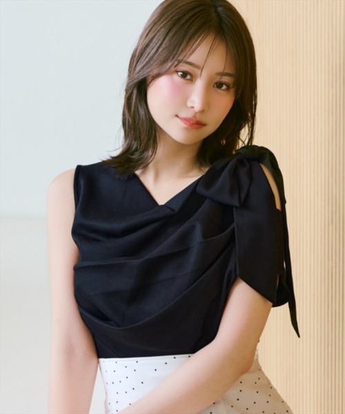 WILLSELECTION(ウィルセレクション)の「リボンショルダードレープカットトップス(Tシャツ/カットソー・レディース・グレー/オフホワイト/ブラック/ピンク・FREE)」の3枚目の写真