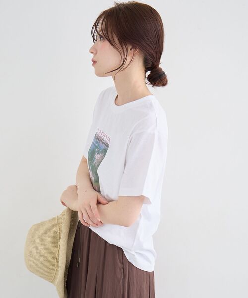 le.coeur blanc(ルクールブラン)の「JARDIN FLEURIフォトTEE(Tシャツ/カットソー・レディース・ベージュ/ネイビー/オフホワイト・38)」の5枚目の写真
