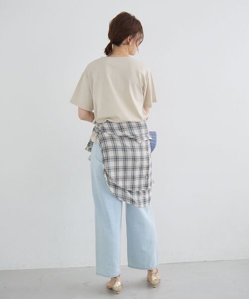 le.coeur blanc(ルクールブラン)の「JARDIN FLEURIフォトTEE(Tシャツ/カットソー・レディース・ベージュ/ネイビー/オフホワイト・38)」の4枚目の写真