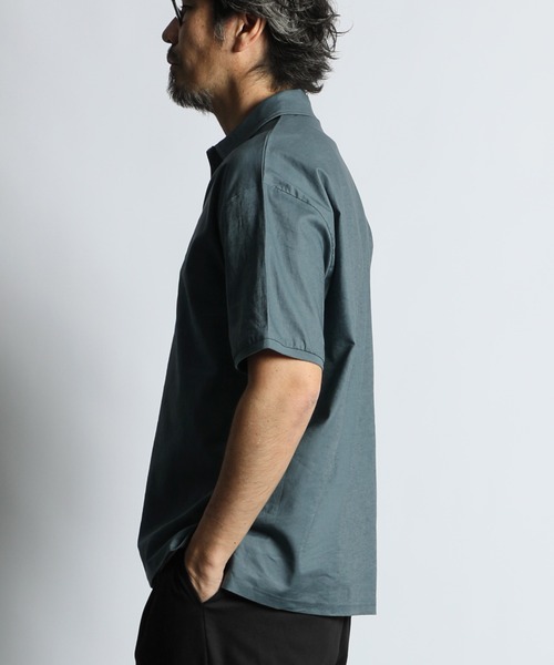 The DUFFER of ST.GEORGE(ザダファーオブセントジョージ)の「C/L STRETCH SKIPPER SHIRT:綿麻ストレッチ 涼感スキッパーシャツ/ 防縮加工 / 大人カジュアル / ビジカジ / 清涼感(シャツ/ブラウス・メンズ・ブラウン/ブラック/ブルーグレー・LARGE/MEDIUM/SMALL/X-LARGE)」の8枚目の写真