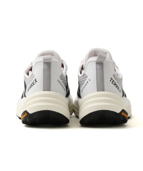 adidas（アディダス）の「adidas TERREX FREEHIKER 3 LOW GTX / アディダス テレックス フリーハイカー 3 ロー GTX（スニーカー・メンズ・ホワイト・28.5cm/29.0cm/25.5cm/26.0cm/26.5cm/27.0cm/27.5cm/28.0cm）」の4枚目の写真