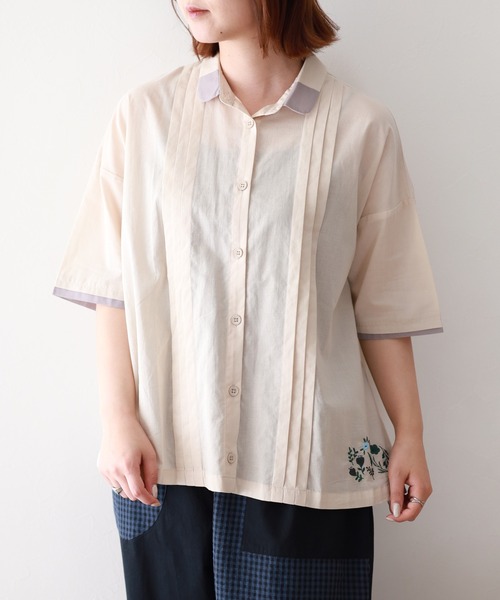 Emago（イマゴ）の「EMAGO ﾋﾟﾝﾀｯｸ花刺繍ｼｬﾂ 5分袖（シャツ/ブラウス・レディース・ネイビー/ホワイト/ベージュ・FREE）」の18枚目の写真