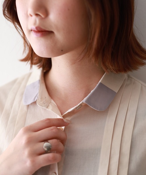 Emago（イマゴ）の「EMAGO ﾋﾟﾝﾀｯｸ花刺繍ｼｬﾂ 5分袖（シャツ/ブラウス・レディース・ネイビー/ホワイト/ベージュ・FREE）」の9枚目の写真
