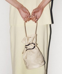 LE VERNIS（ル・ベルニ）の「LE VERNIS(ル・ベルニ)Poire bucket bag S（ハンドバッグ）」