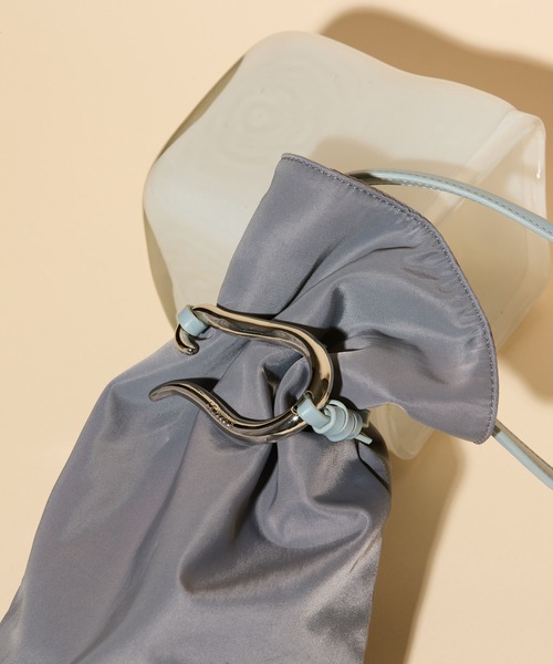 LE VERNIS（ル・ベルニ）の「LE VERNIS(ル・ベルニ)Poire bucket bag S（ハンドバッグ・レディース・グレー/ブラック/ホワイト/ブラウン・FREE）」の6枚目の写真