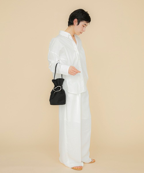 LE VERNIS（ル・ベルニ）の「LE VERNIS(ル・ベルニ)Poire bucket bag S（ハンドバッグ・レディース・グレー/ブラック/ホワイト/ブラウン・FREE）」の14枚目の写真