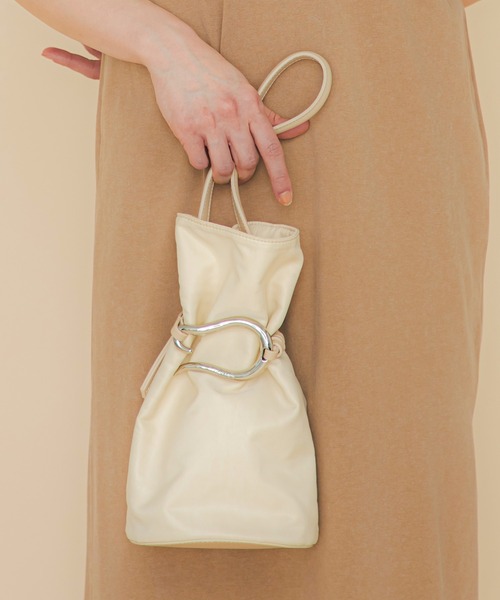 LE VERNIS（ル・ベルニ）の「LE VERNIS(ル・ベルニ)Poire bucket bag S（ハンドバッグ・レディース・グレー/ブラック/ホワイト/ブラウン・FREE）」の18枚目の写真